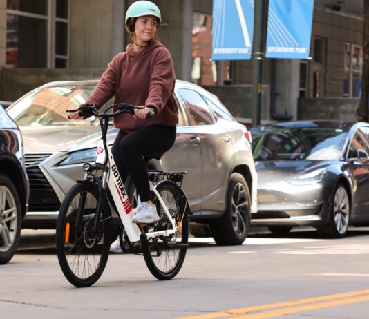 Cómo cargar, almacenar y mantener de manera segura tu bicicleta eléctrica