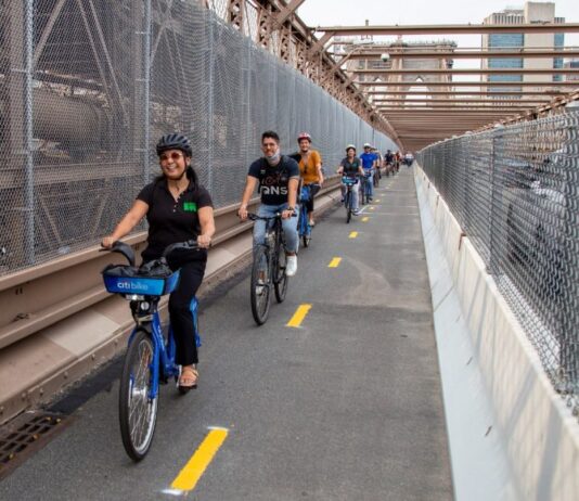 La gente tiende a andar en bicicleta donde hay lugares para andar en bicicleta