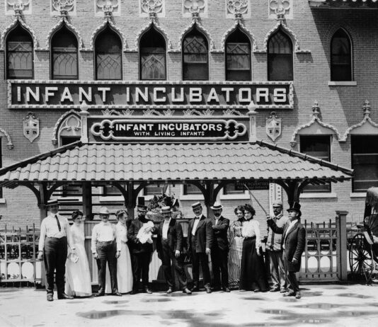 El cirquero de Coney Island que salvó a miles de bebés