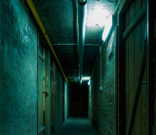 La precaria vida en los sótanos de Nueva York