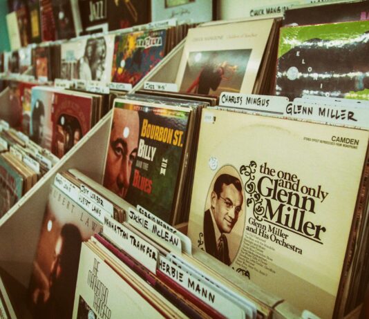 Baja el ritmo. Cierra los ojos. Escucha el mundo