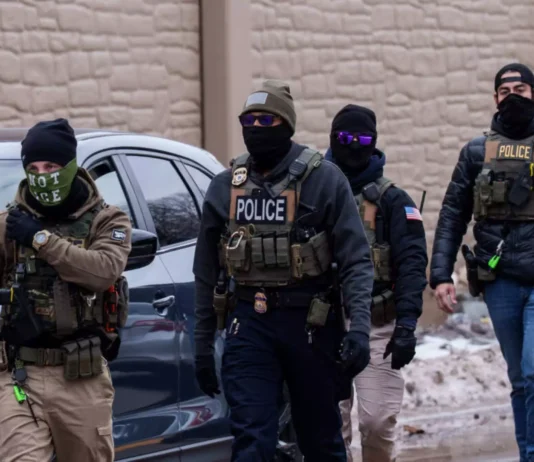 ¿ICE es una fuerza paramilitar?