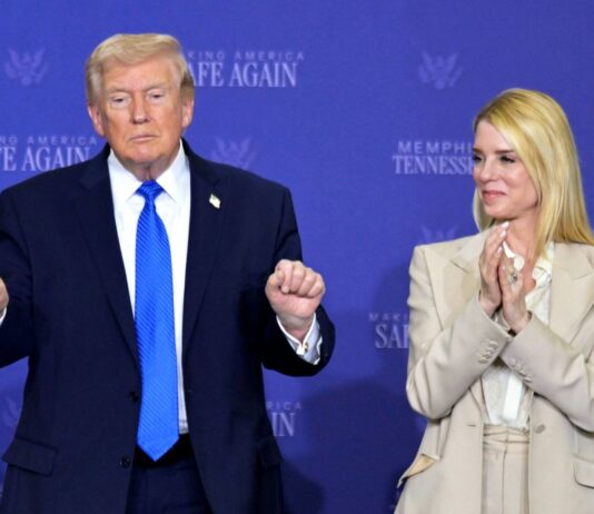 Ascenso y caída de Pam Bondi